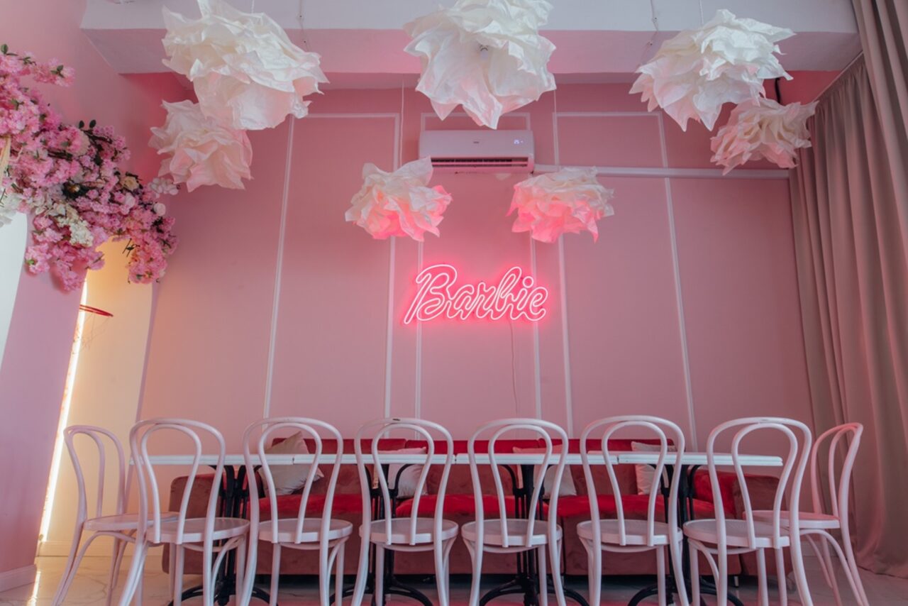 Арендовать Зал Барби. Лофт с нежными цветами