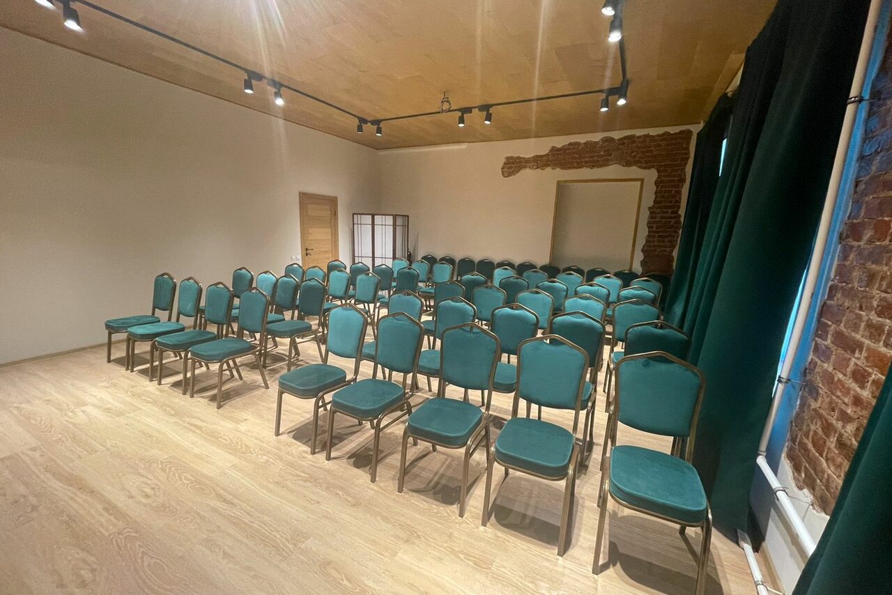 Арендовать Зал средних размеров для деловых мероприятий