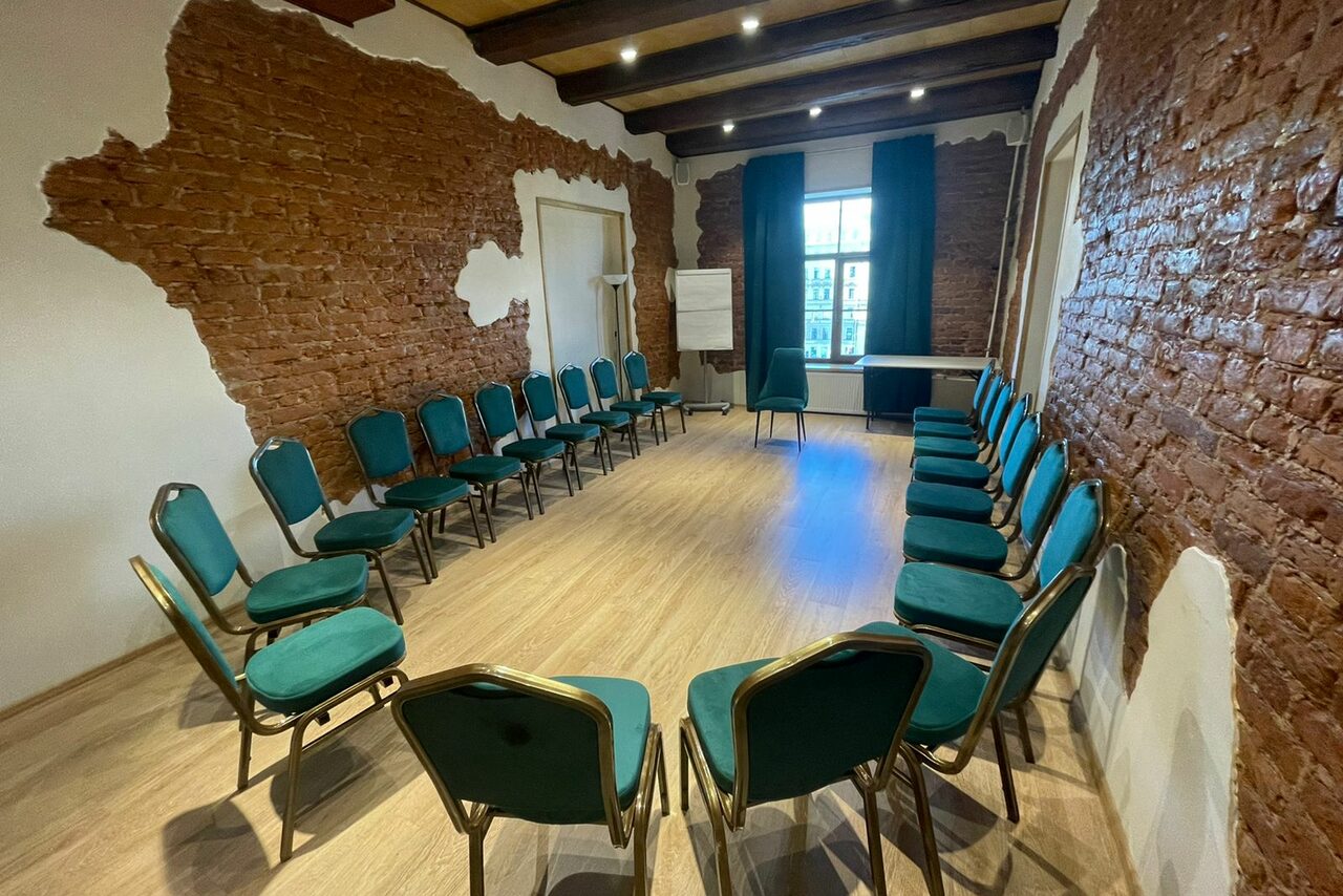 Арендовать Небольшой зал для деловых мероприятий 