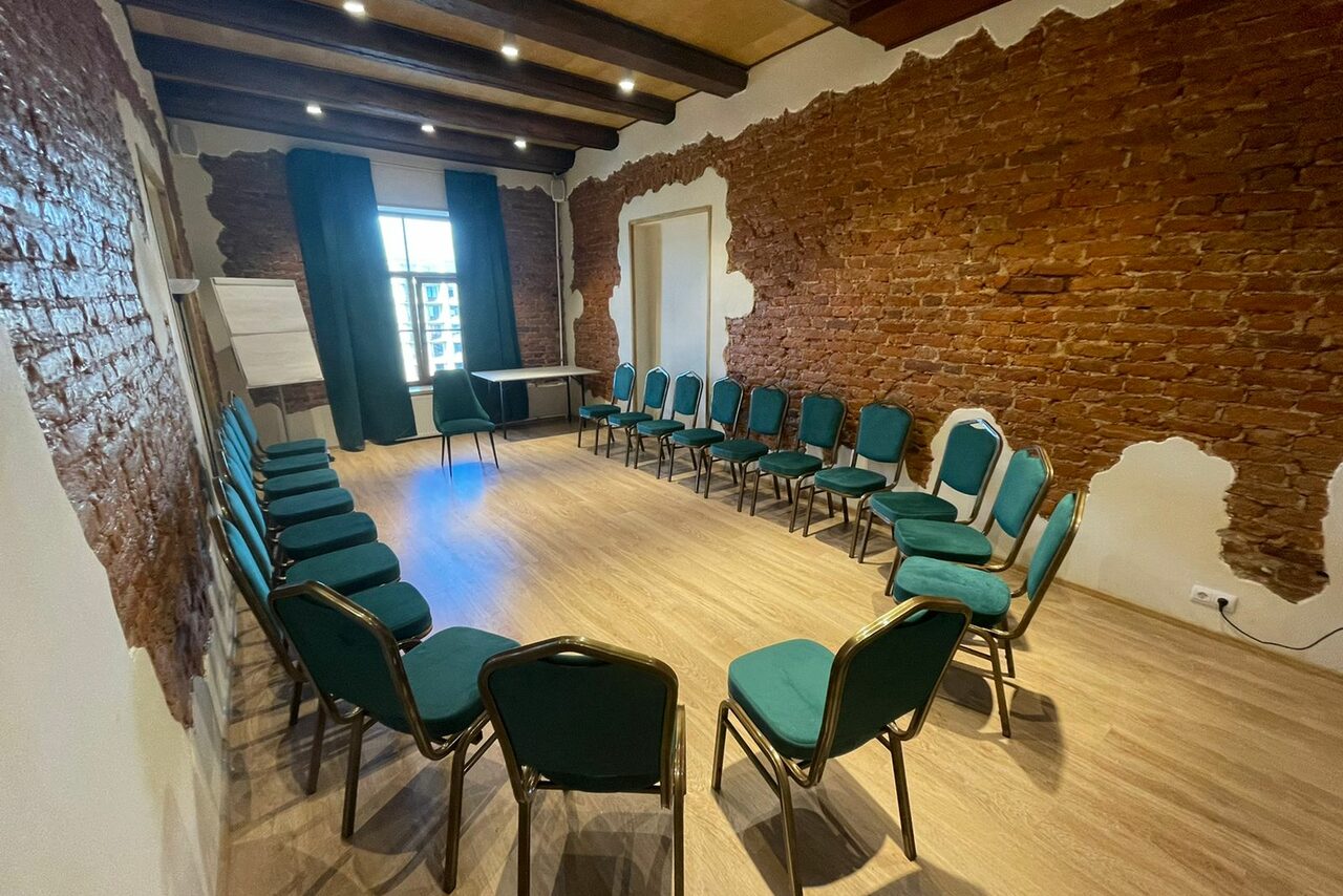 Арендовать Небольшой зал для деловых мероприятий 