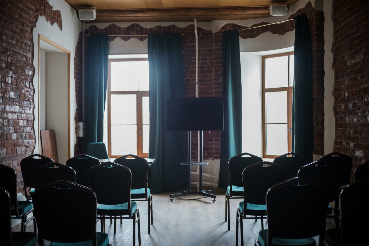 Арендовать Уютный зал для деловых мероприятий