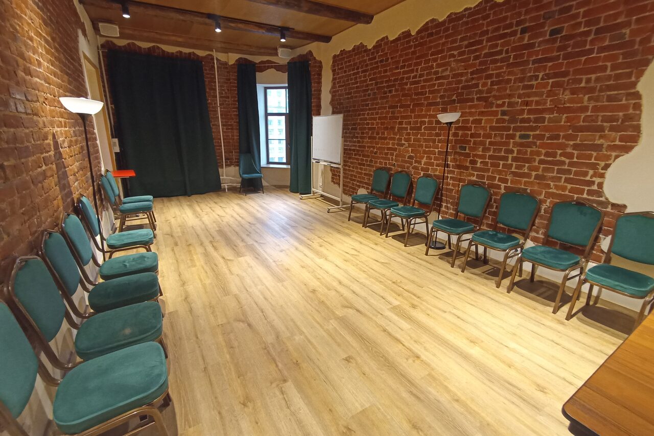 Арендовать Уютный зал для деловых мероприятий