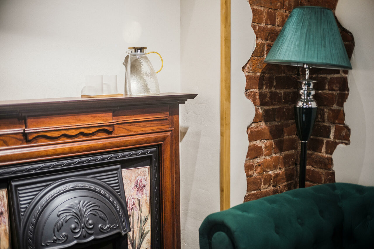 Арендовать Комфортный кабинет с камином