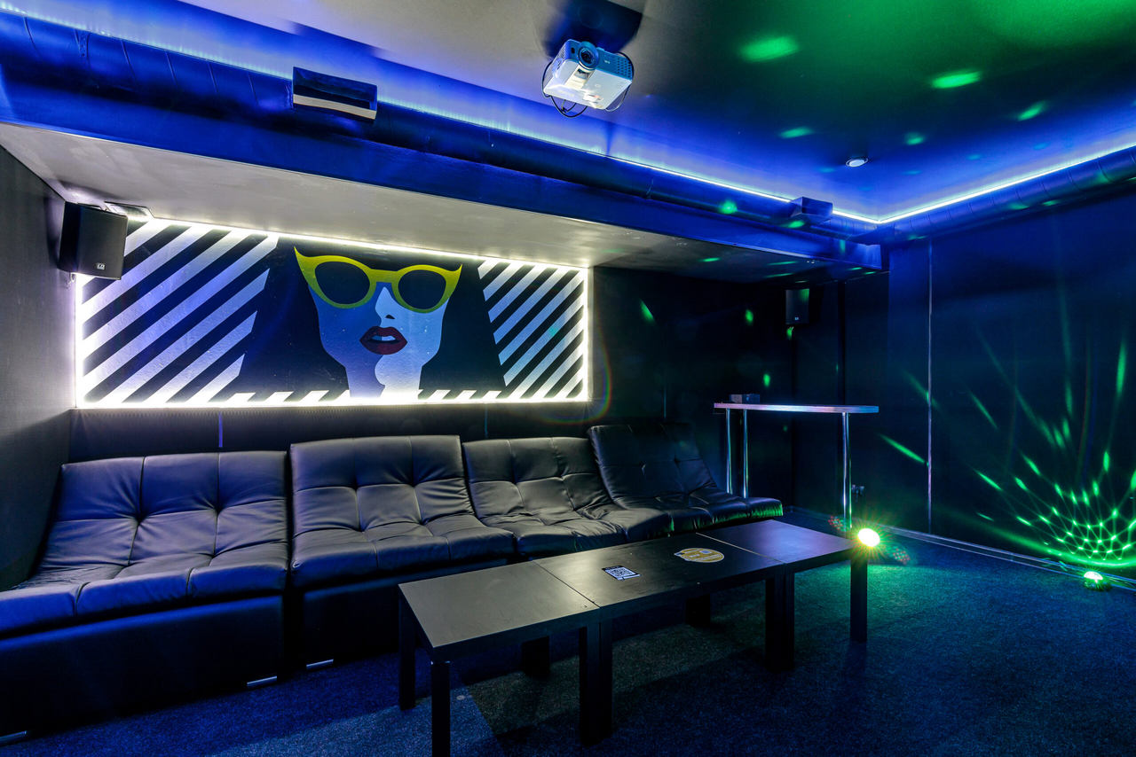 Арендовать Friend's Hall. Харизма Зал №1Вайб 