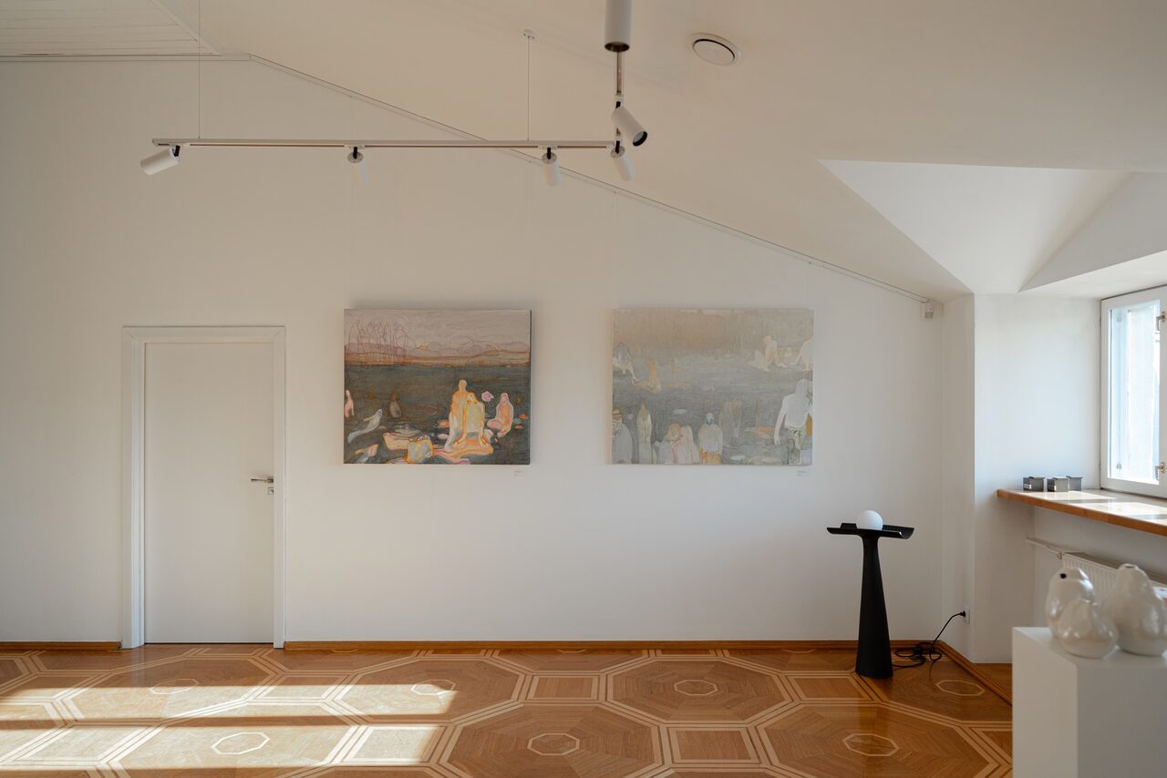 Арендовать Высота. Эстетичное пространство с картинами