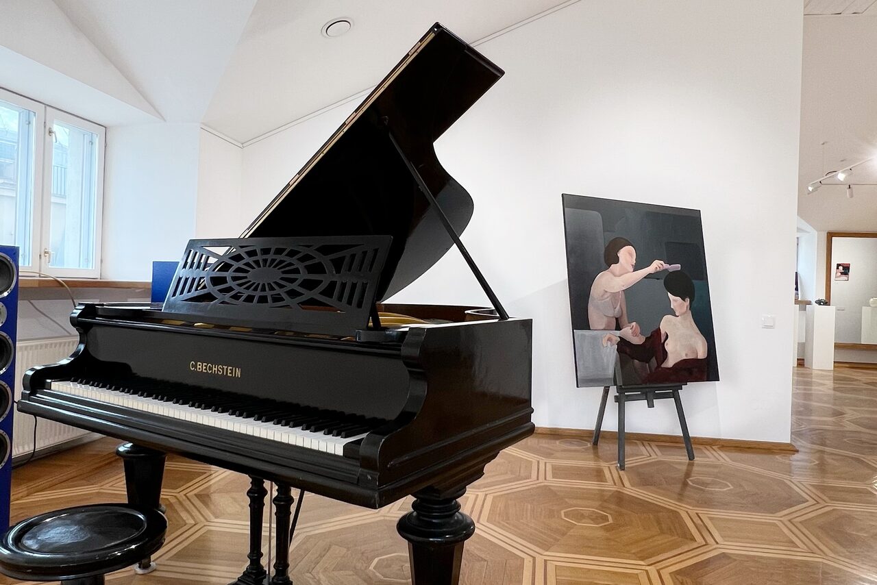 Арендовать Высота. Эстетичное пространство с картинами