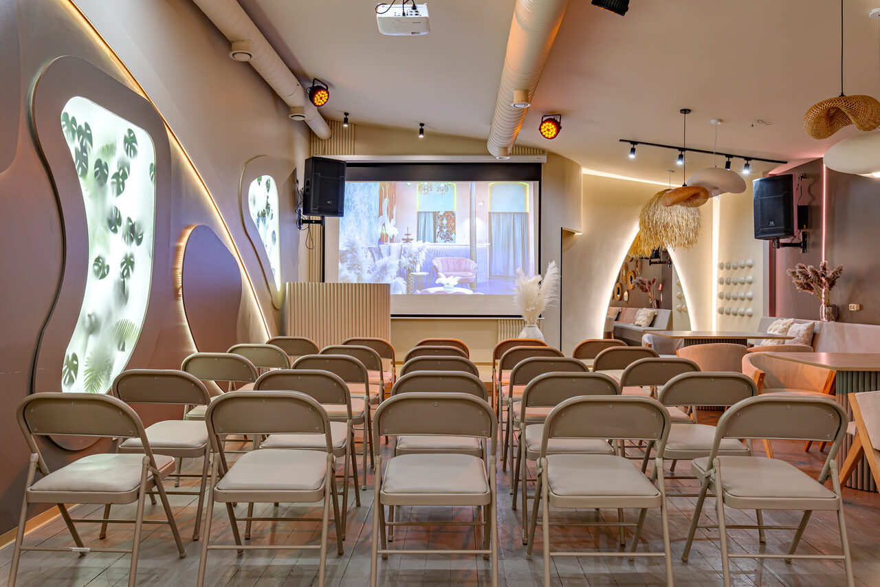 Арендовать Лофт Май. Зал Август