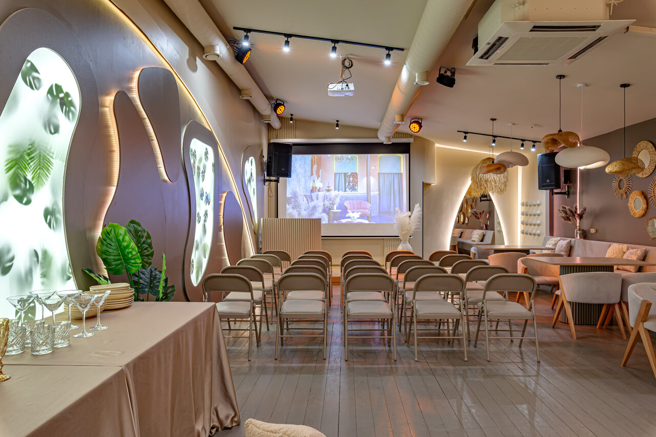 Арендовать Лофт Май. Зал Август