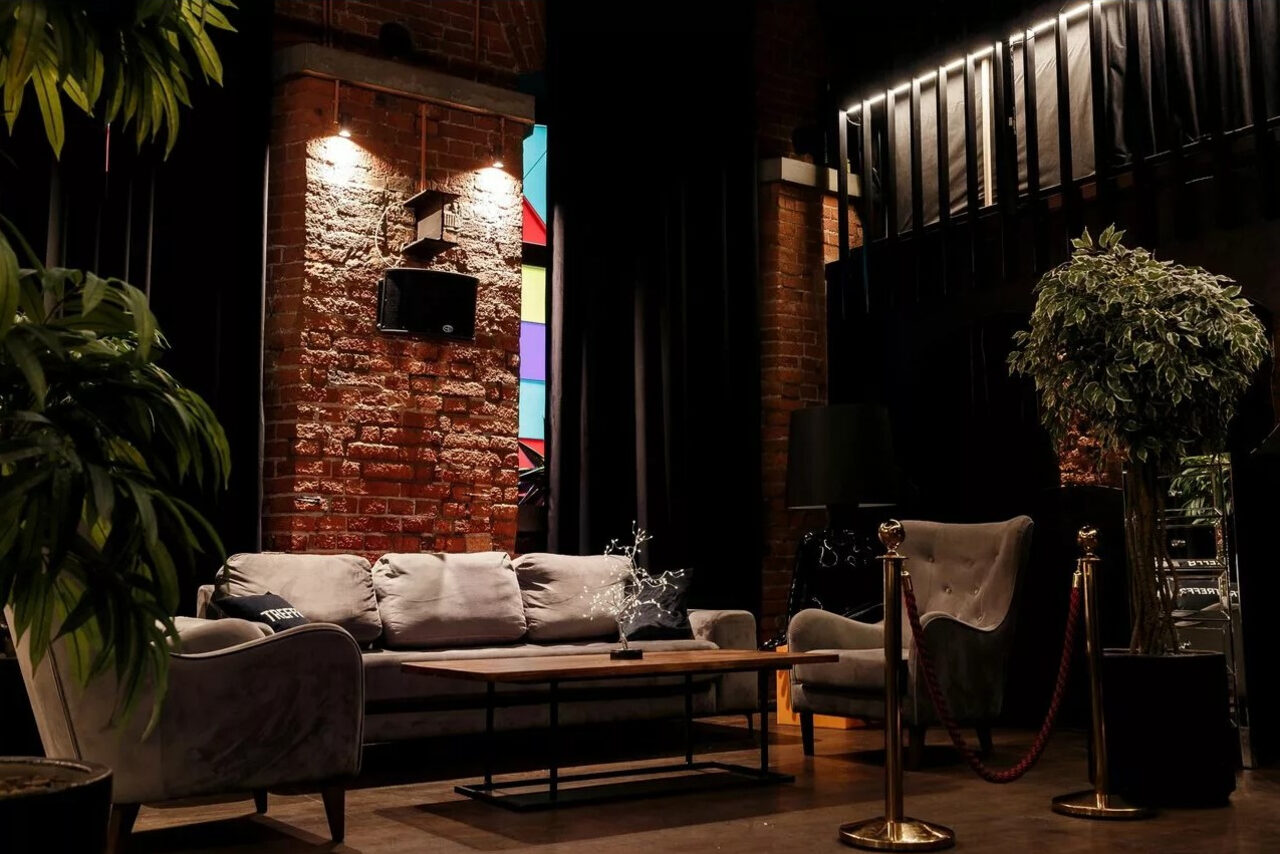 Арендовать Двухуровневый клуб под закрытие