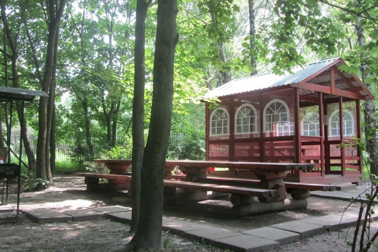 Арендовать Беседка с мангалом для шашлыка