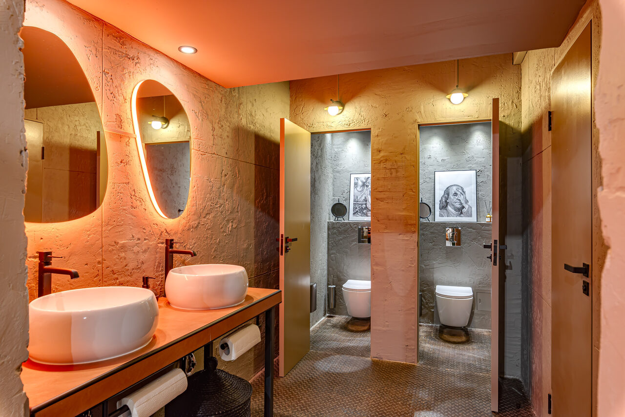 Арендовать Стильный лофт в центре Москвы со сценой