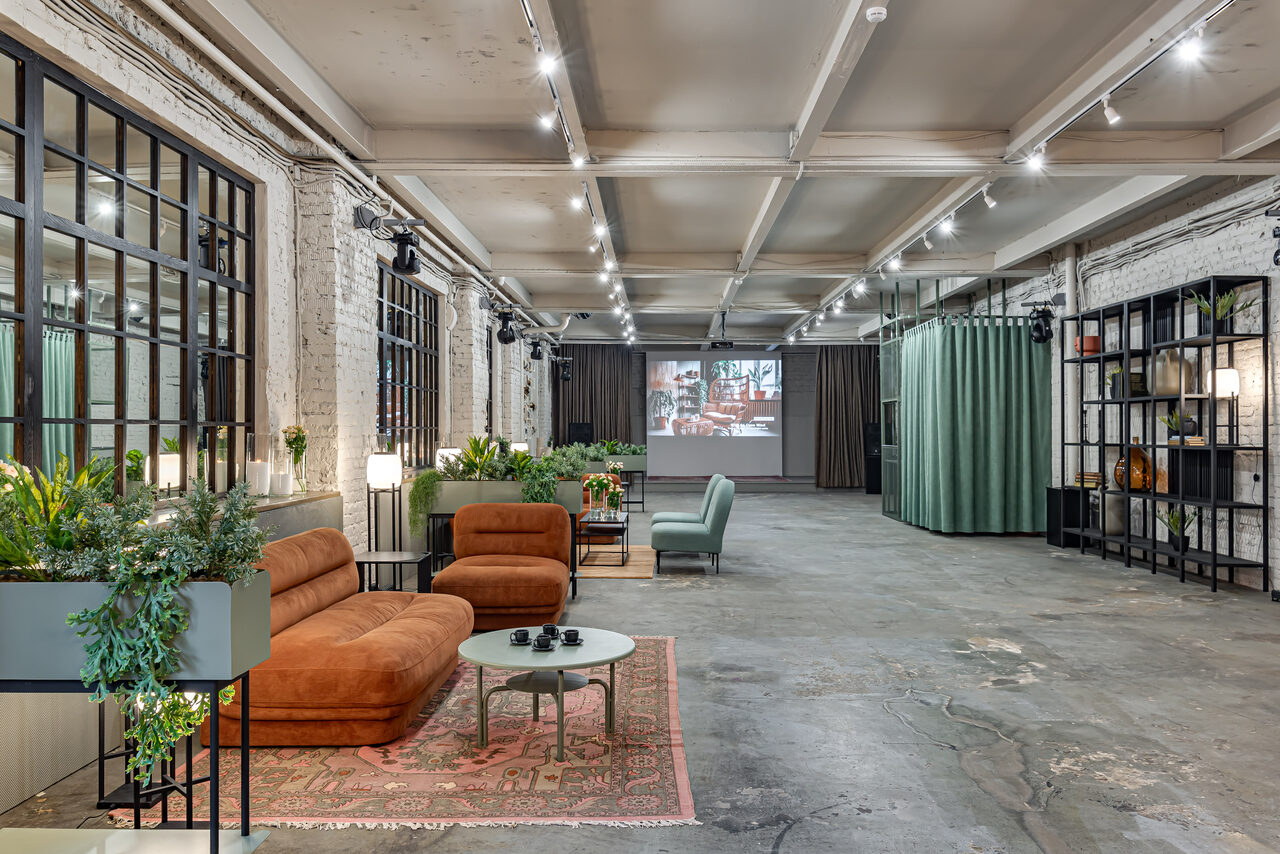 Арендовать Стильный лофт в центре Москвы со сценой