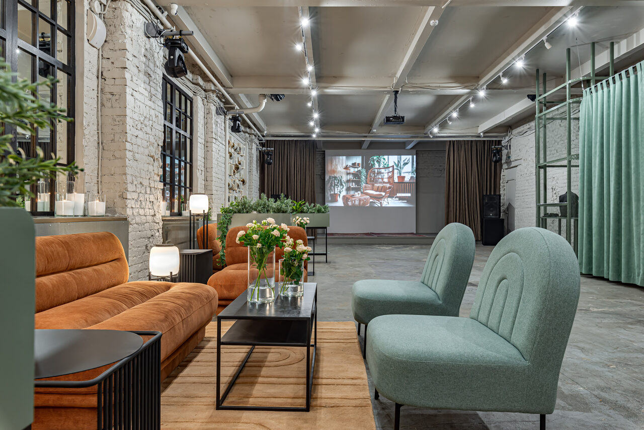 Арендовать Стильный лофт в центре Москвы со сценой