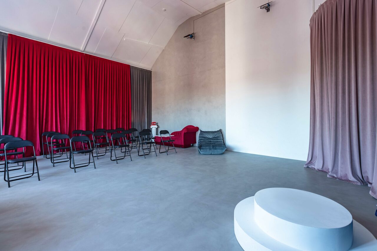 Арендовать Светлая фотостудия для мероприятий