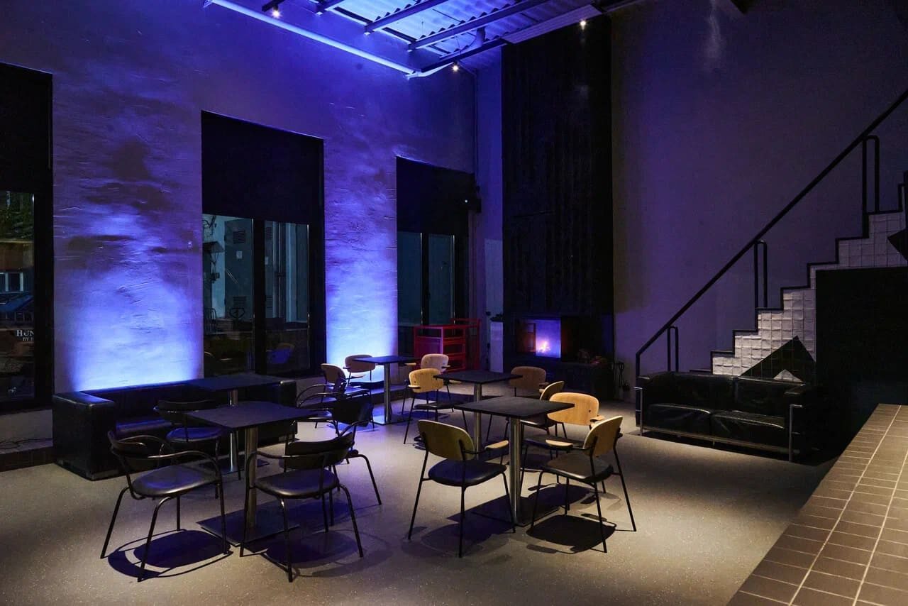 Арендовать OMEGA LOFT. Лофт с террасой и камином 