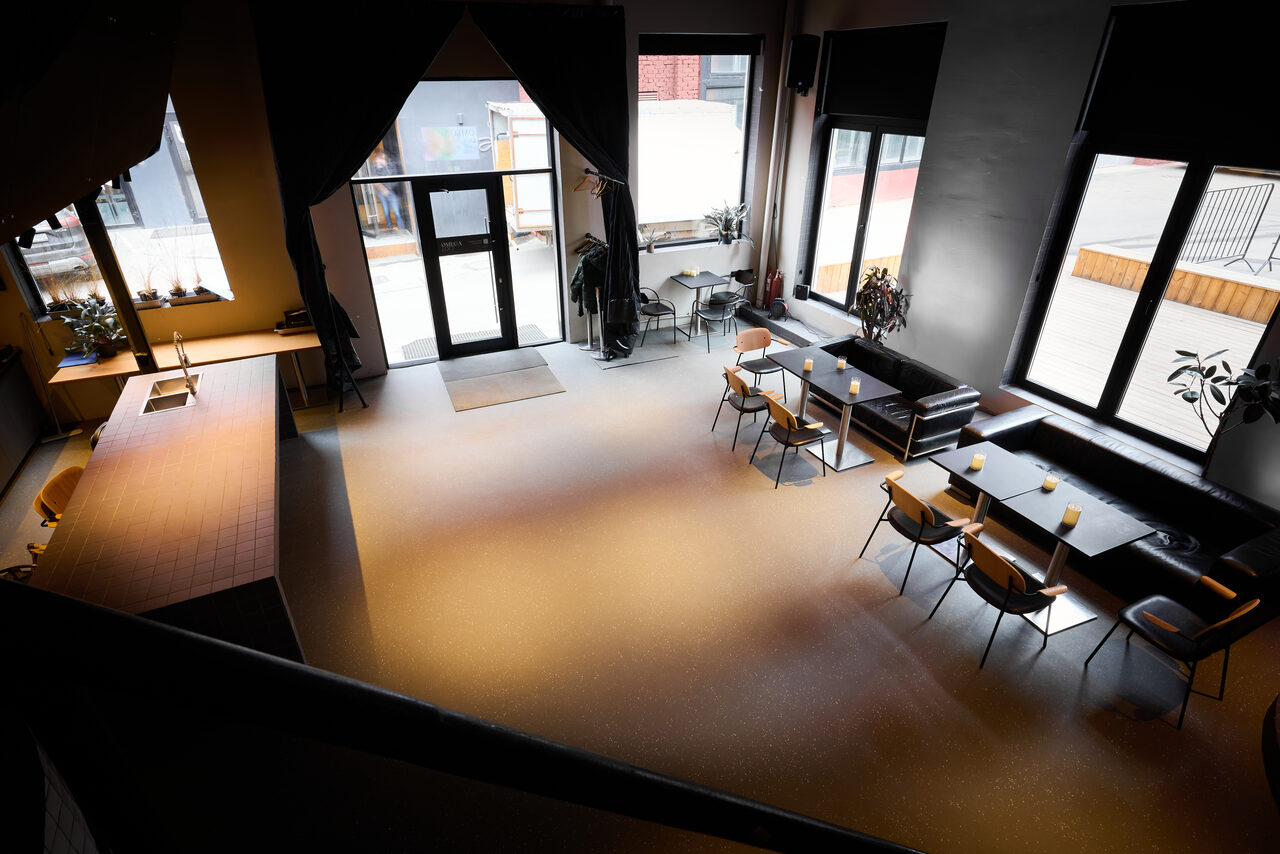 Арендовать OMEGA LOFT. Лофт с террасой и камином 