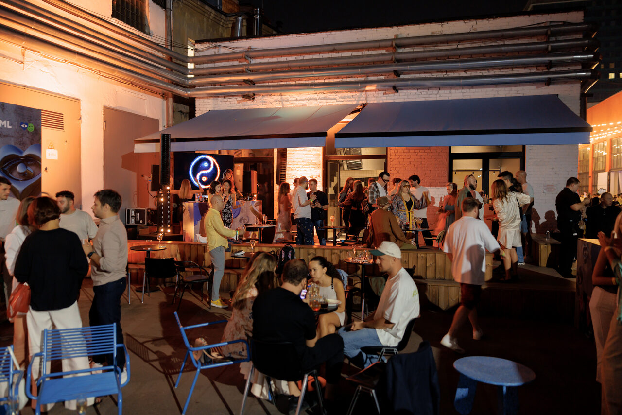 Арендовать OMEGA LOFT. Лофт с террасой и камином 