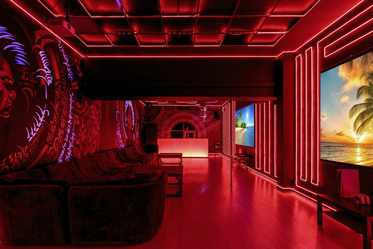 Арендовать LoftForParty. Cyberpunk