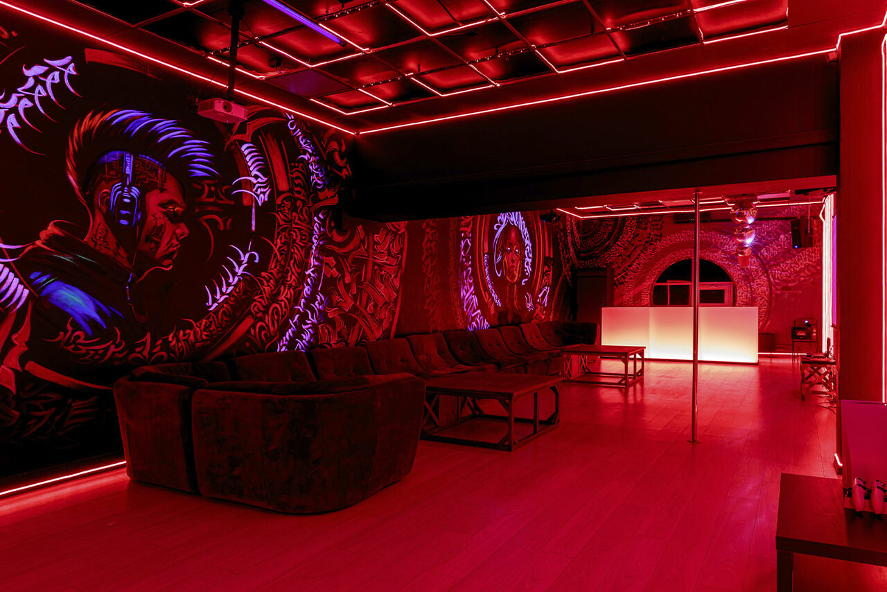 Арендовать LoftForParty. Cyberpunk