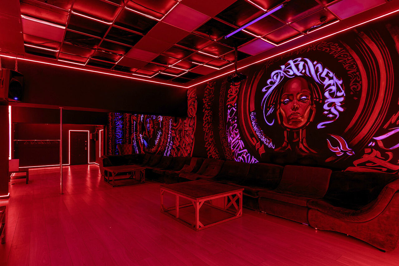 Арендовать LoftForParty. Cyberpunk