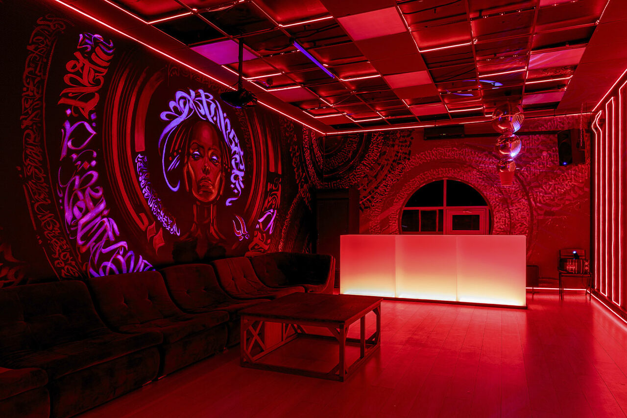 Арендовать LoftForParty. Cyberpunk