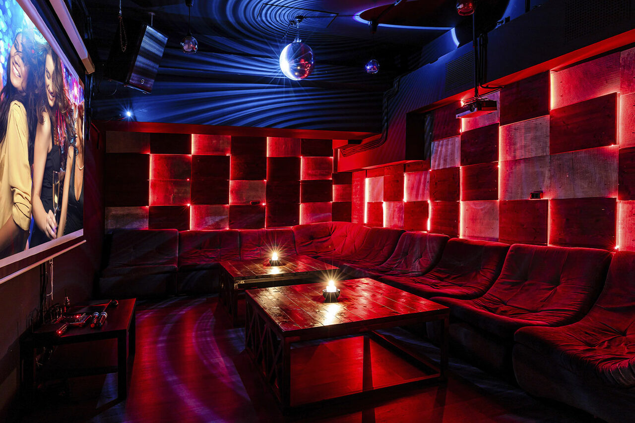 Арендовать LoftForParty. Moon. Лофт со светомузыкой