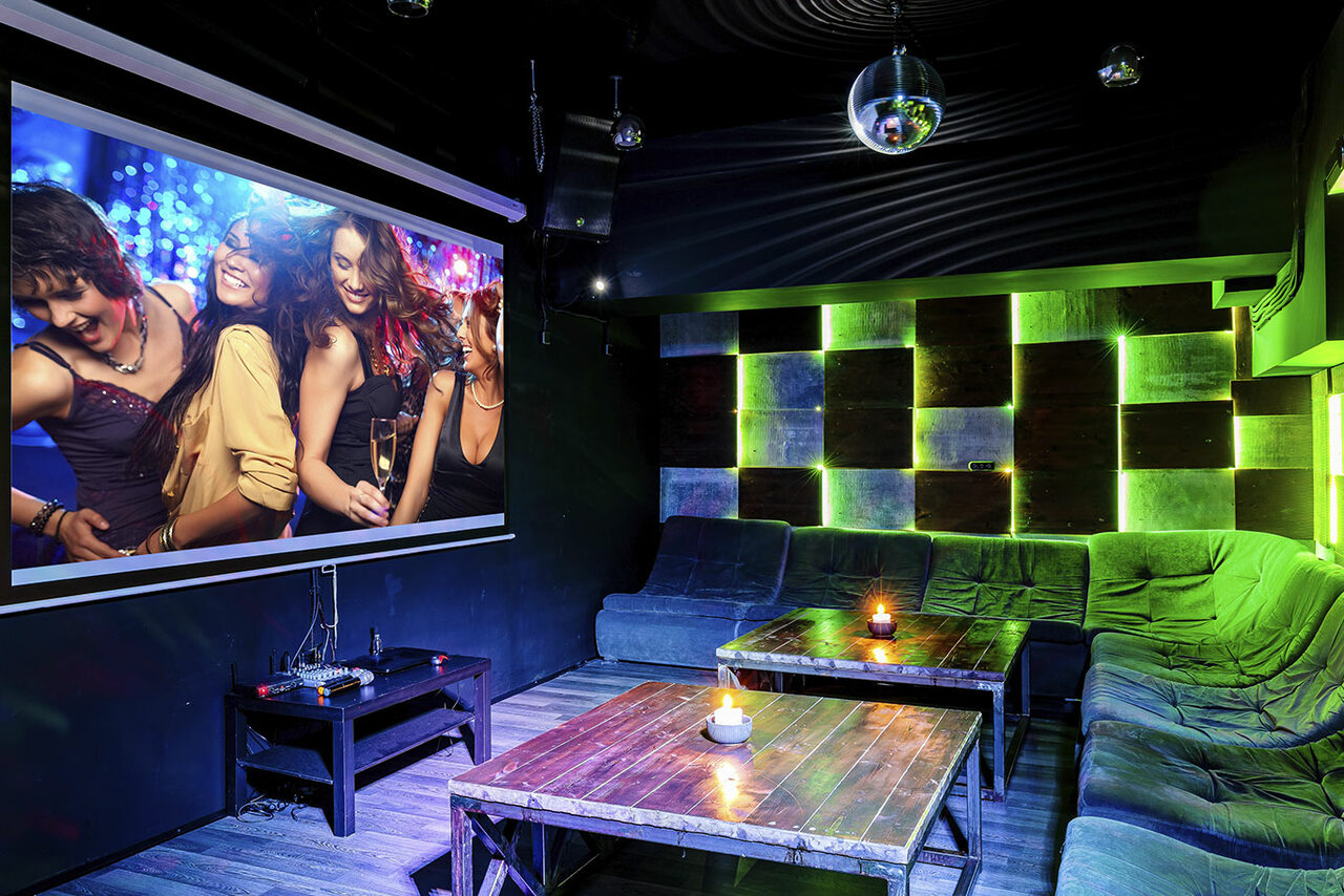 Арендовать LoftForParty. Moon. Лофт со светомузыкой