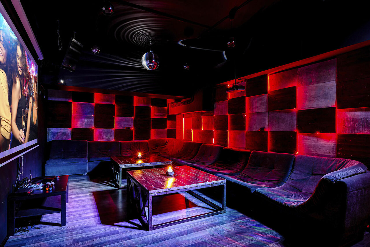 Арендовать LoftForParty. Moon. Лофт со светомузыкой