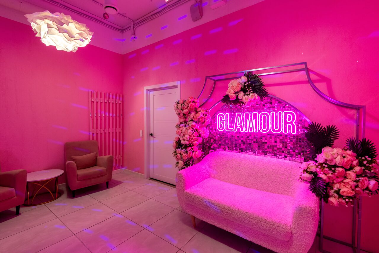Арендовать Barbie. Розовый лофт с диско-шаром, фотозоной и караоке