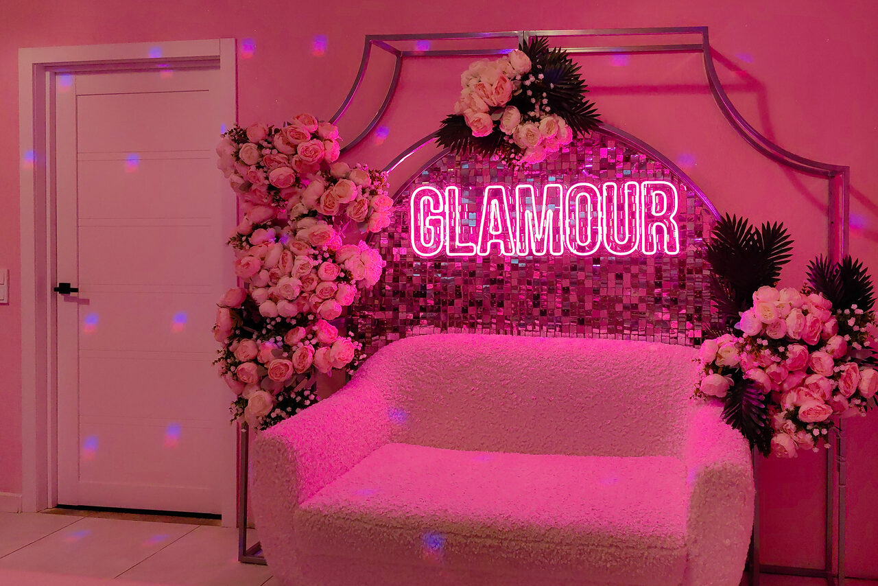 Арендовать Barbie. Розовый лофт с диско-шаром, фотозоной и караоке