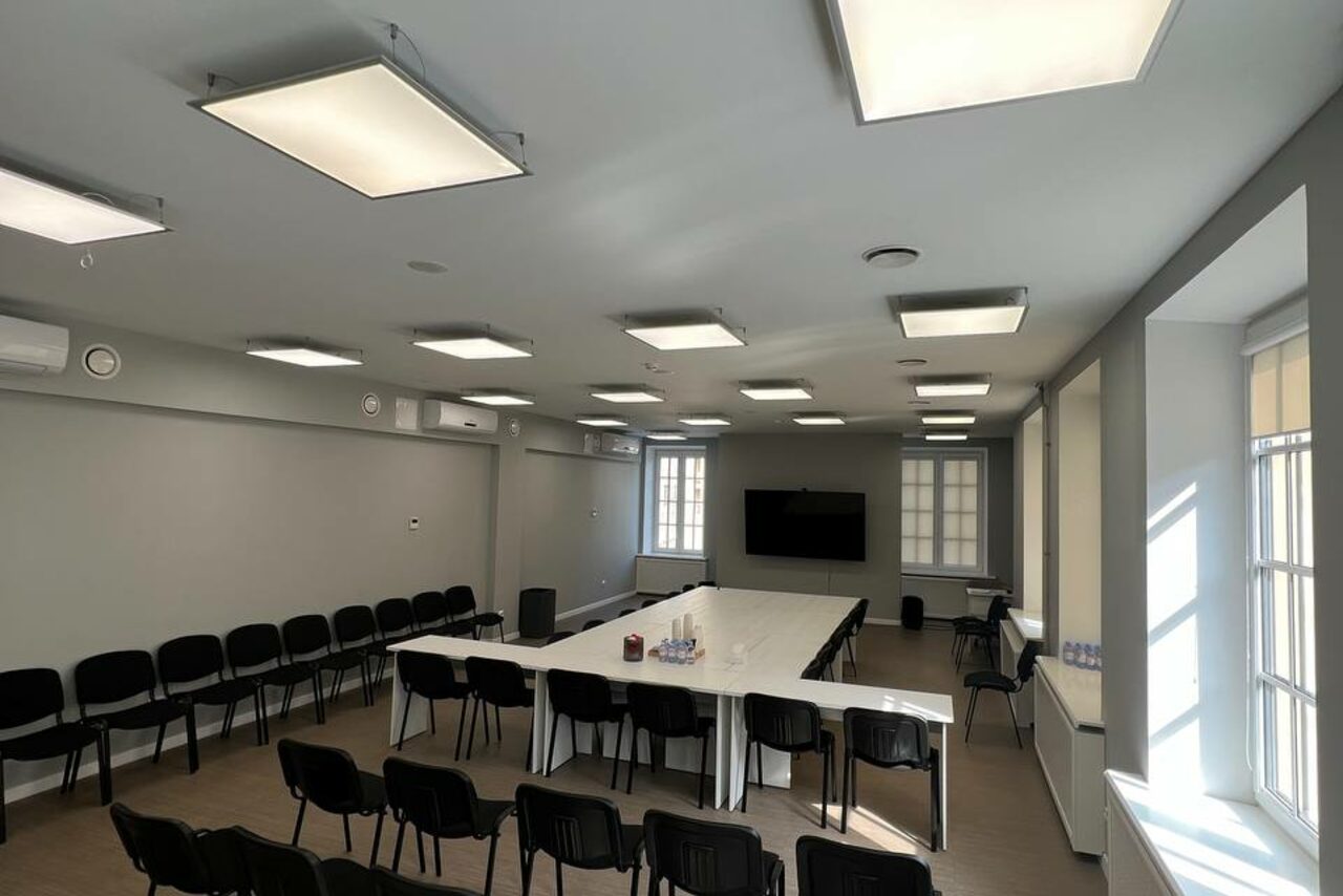 Арендовать Светлый лекционный зал