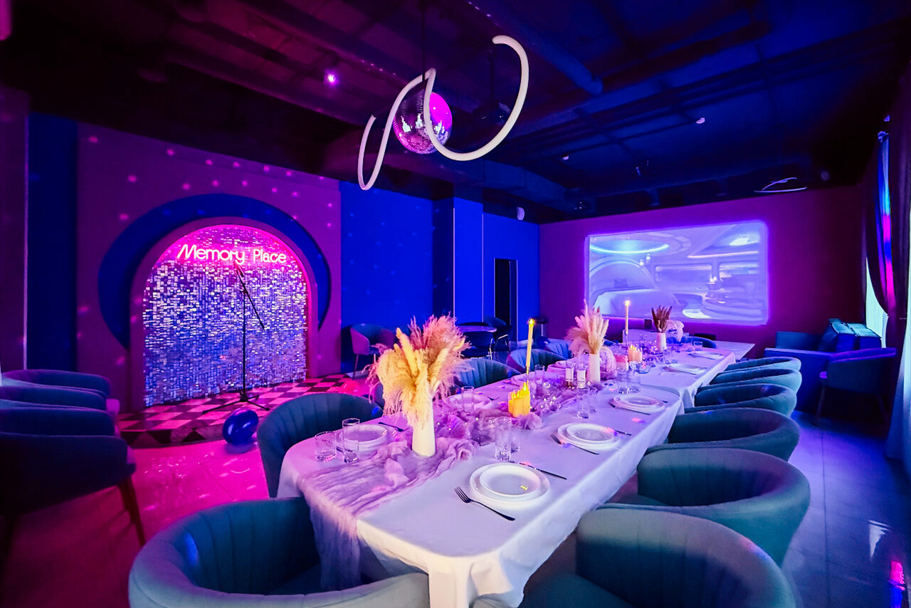 Арендовать Memory. Танцевальный лофт с караоке и сценой
