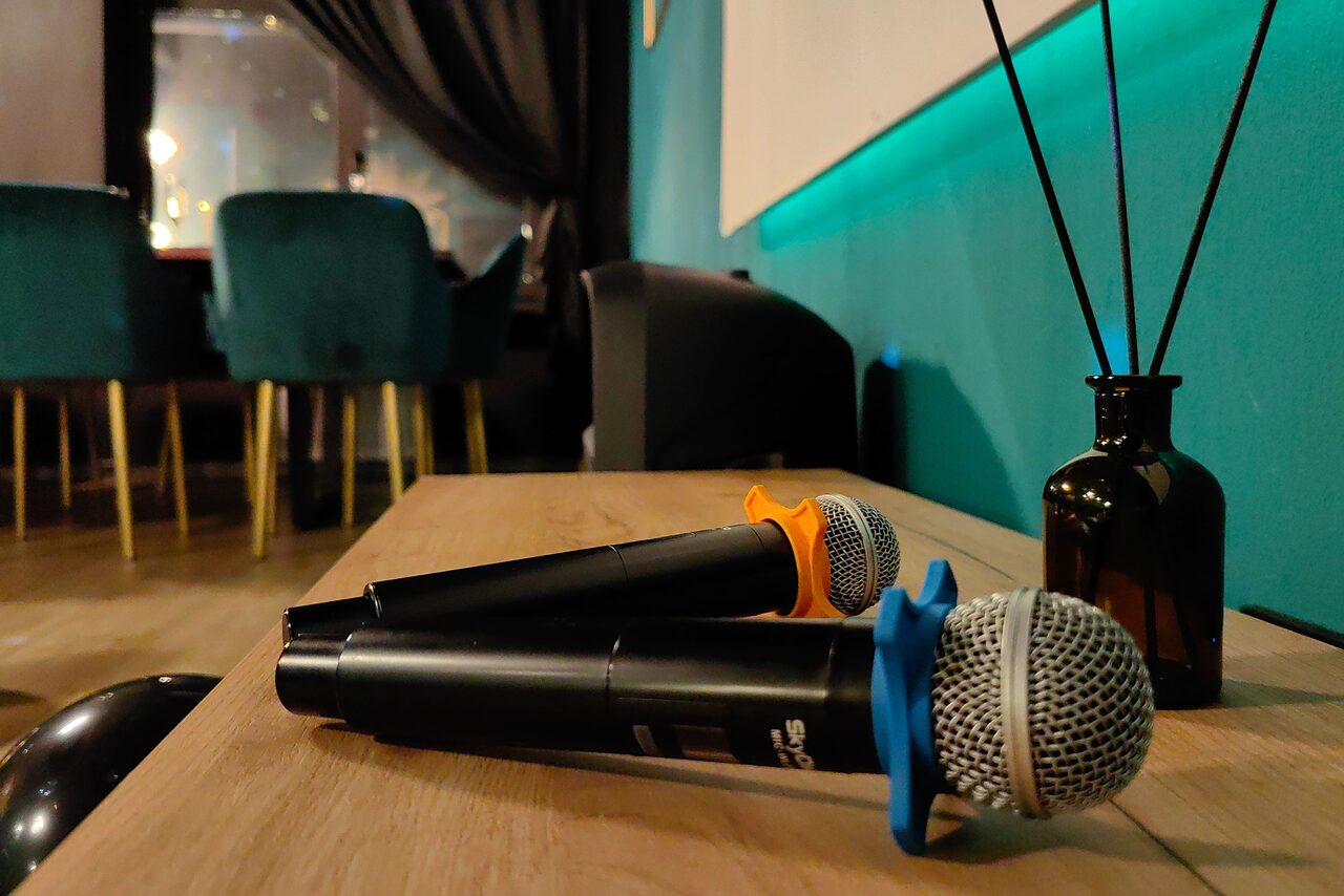 Арендовать Gatsby. Стильный тематический лофт в черно-золотых цветах 