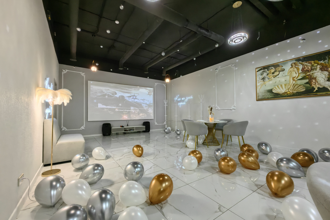 Арендовать Classic. Элегантный лофт в классическом стиле с диско‑шаром 