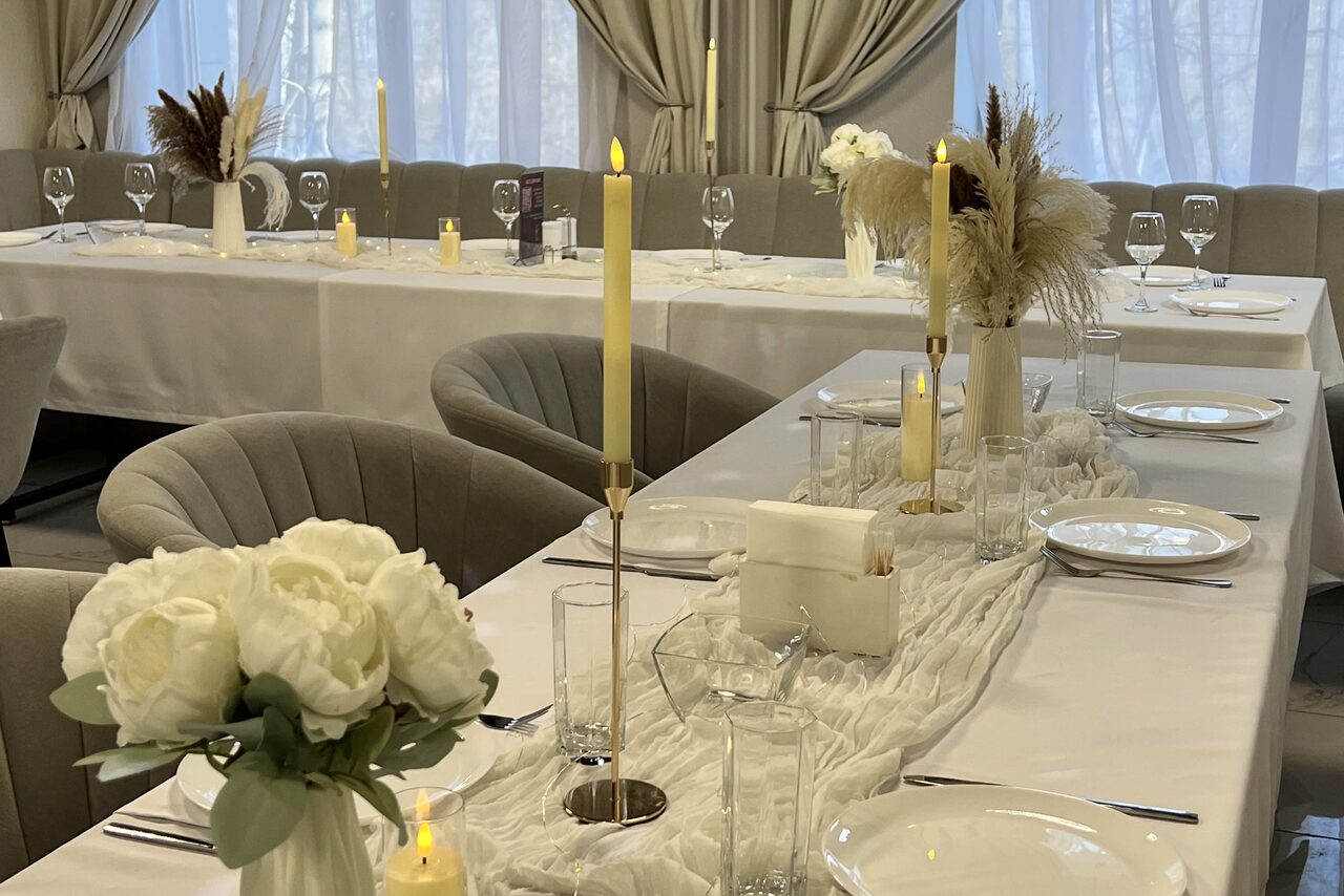 Арендовать Classic. Элегантный лофт в классическом стиле с диско‑шаром 