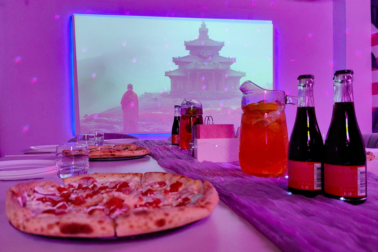 Арендовать Dance. Современный лофт с фотозоной, караоке и диско-шаром