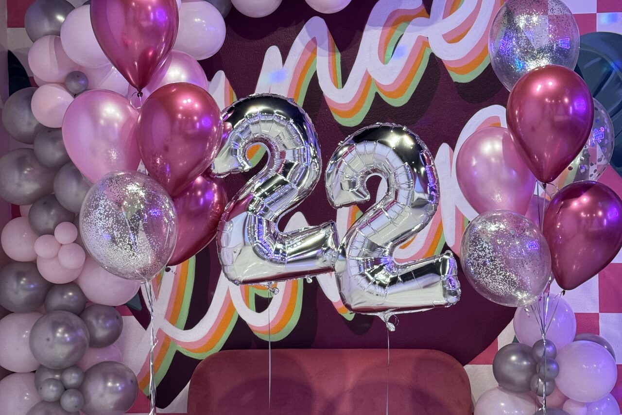 Арендовать Dance. Современный лофт с фотозоной, караоке и диско-шаром