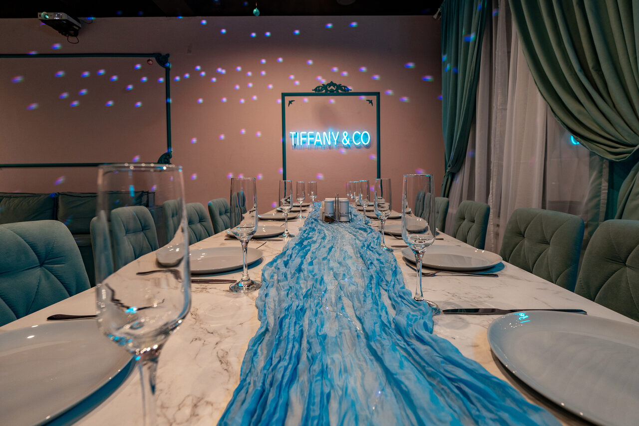 Арендовать Tiffany. Изысканный лофт с мебелью, светомузыкой и караоке