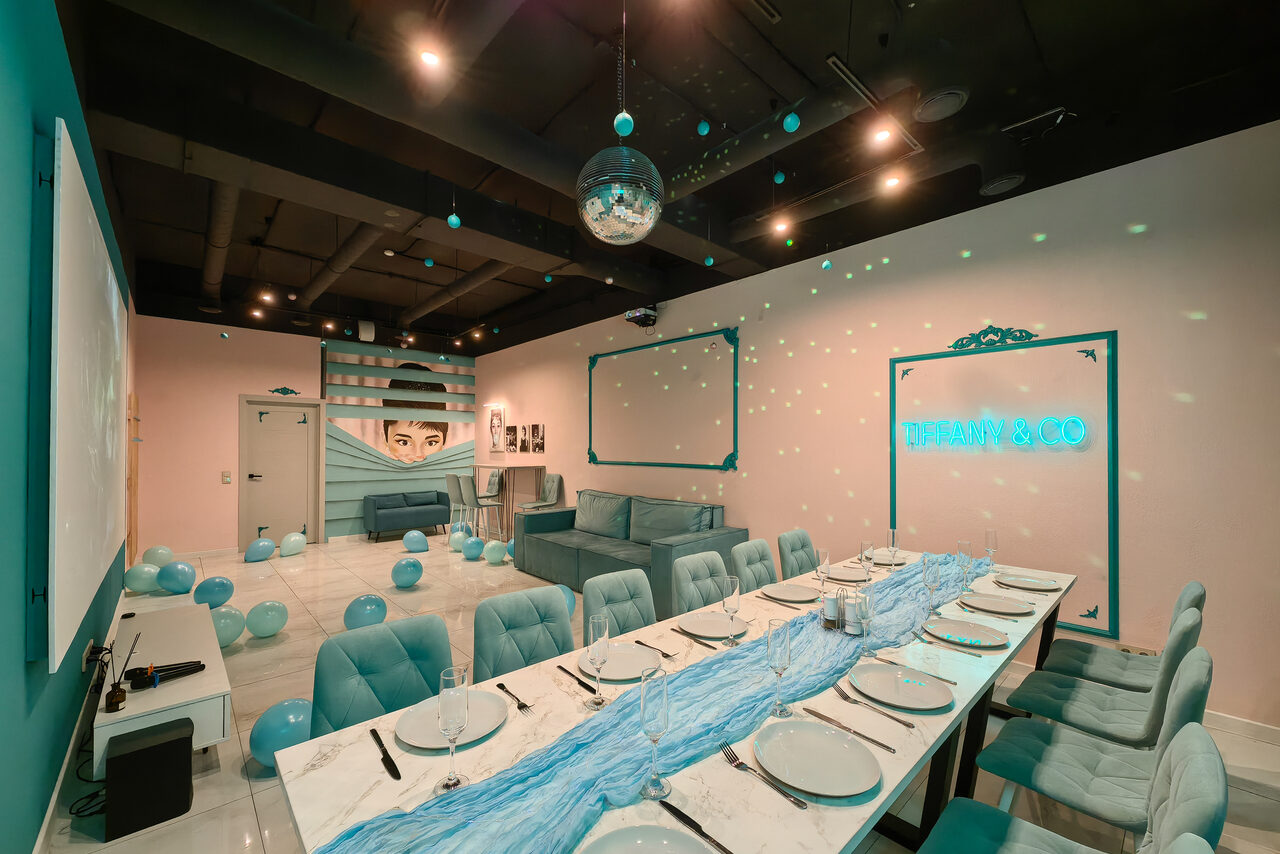 Арендовать Tiffany. Изысканный лофт с мебелью, светомузыкой и караоке