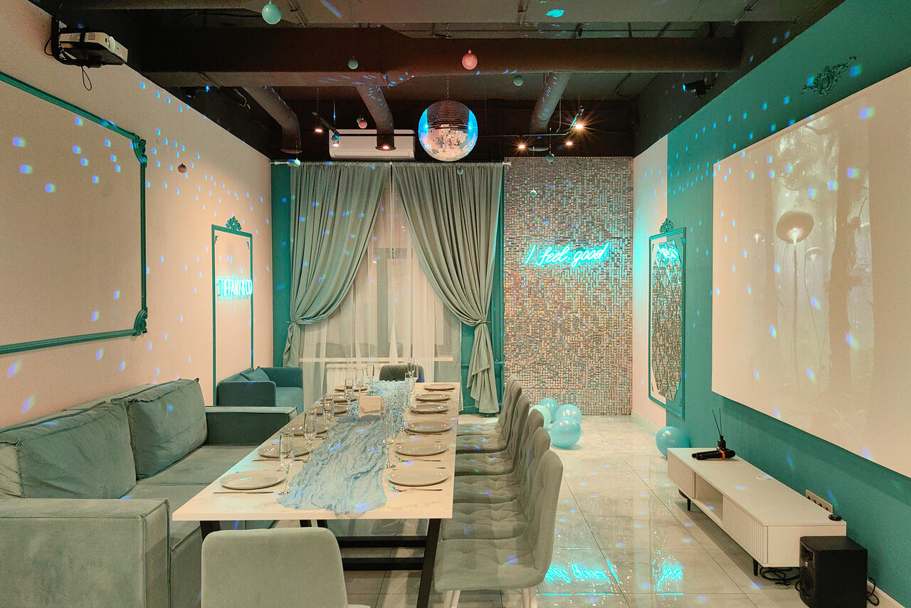 Арендовать Tiffany. Изысканный лофт с мебелью, светомузыкой и караоке