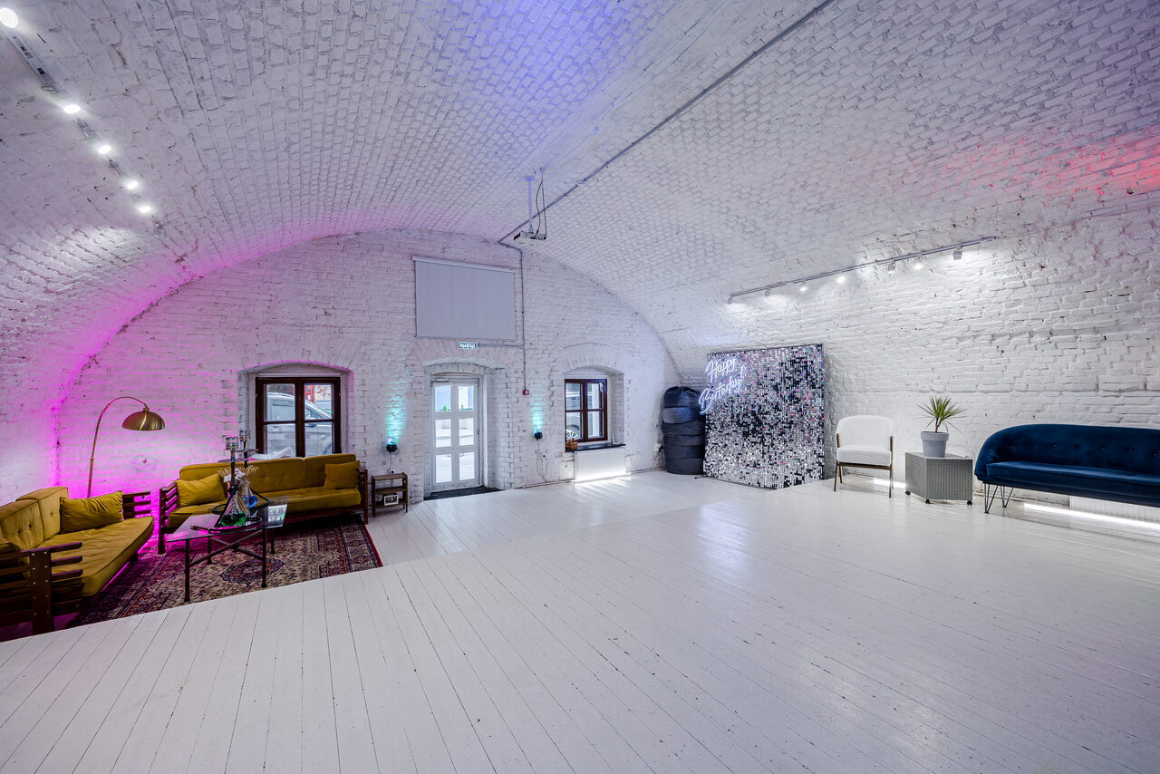 Арендовать Лофт из белого кирпича в центре