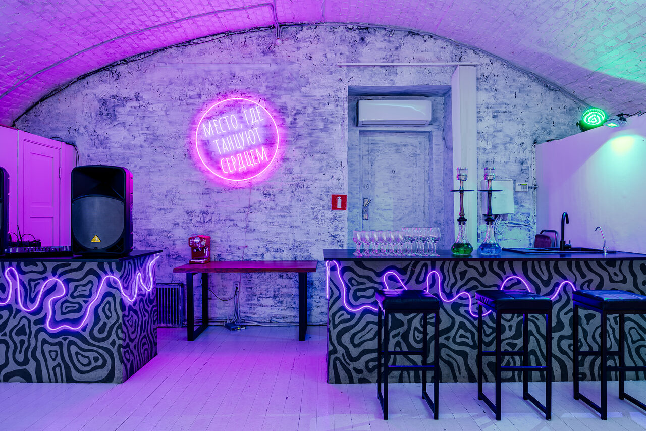 Арендовать Лофт из белого кирпича в центре