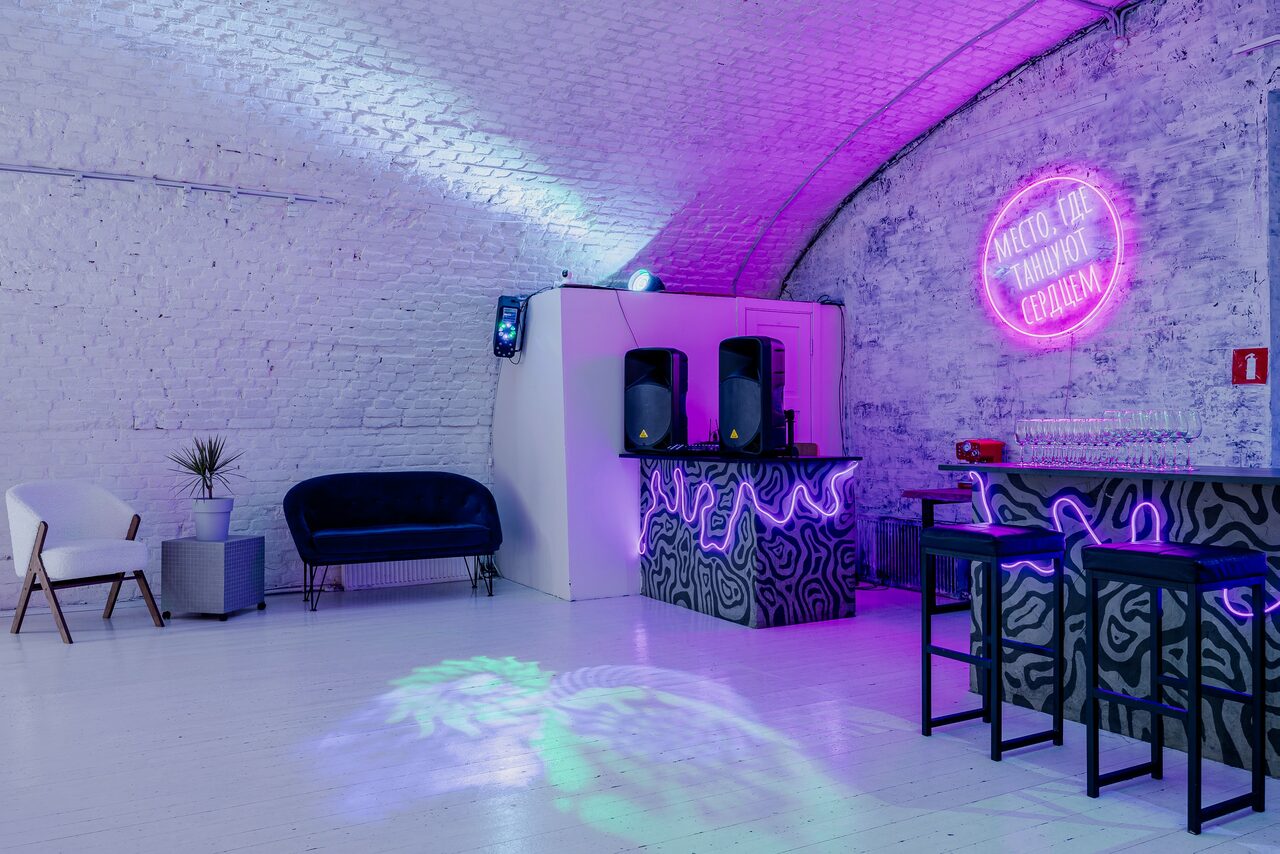 Арендовать Лофт из белого кирпича в центре