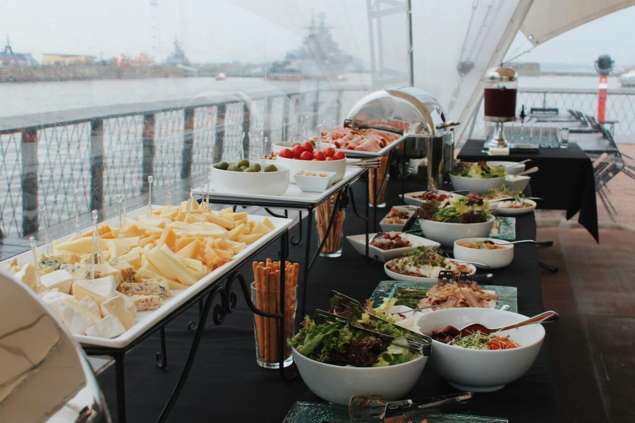 Арендовать Шатер в Кронштадте с видом на Финский залив