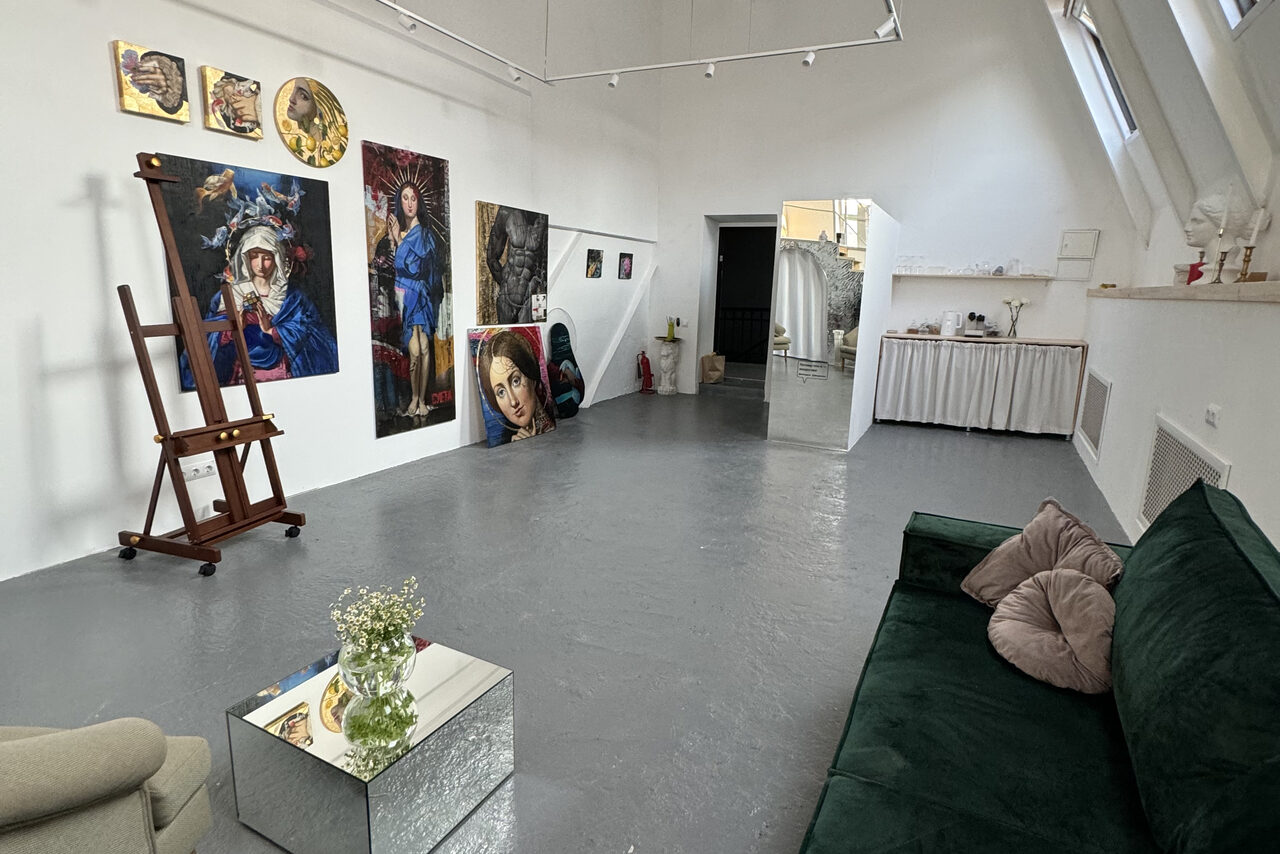 Арендовать Арт-лофт на мансардном этаже