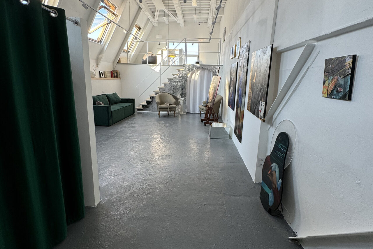 Арендовать Арт-лофт на мансардном этаже