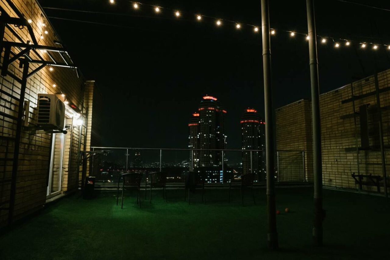 Арендовать Просторная крыша студии