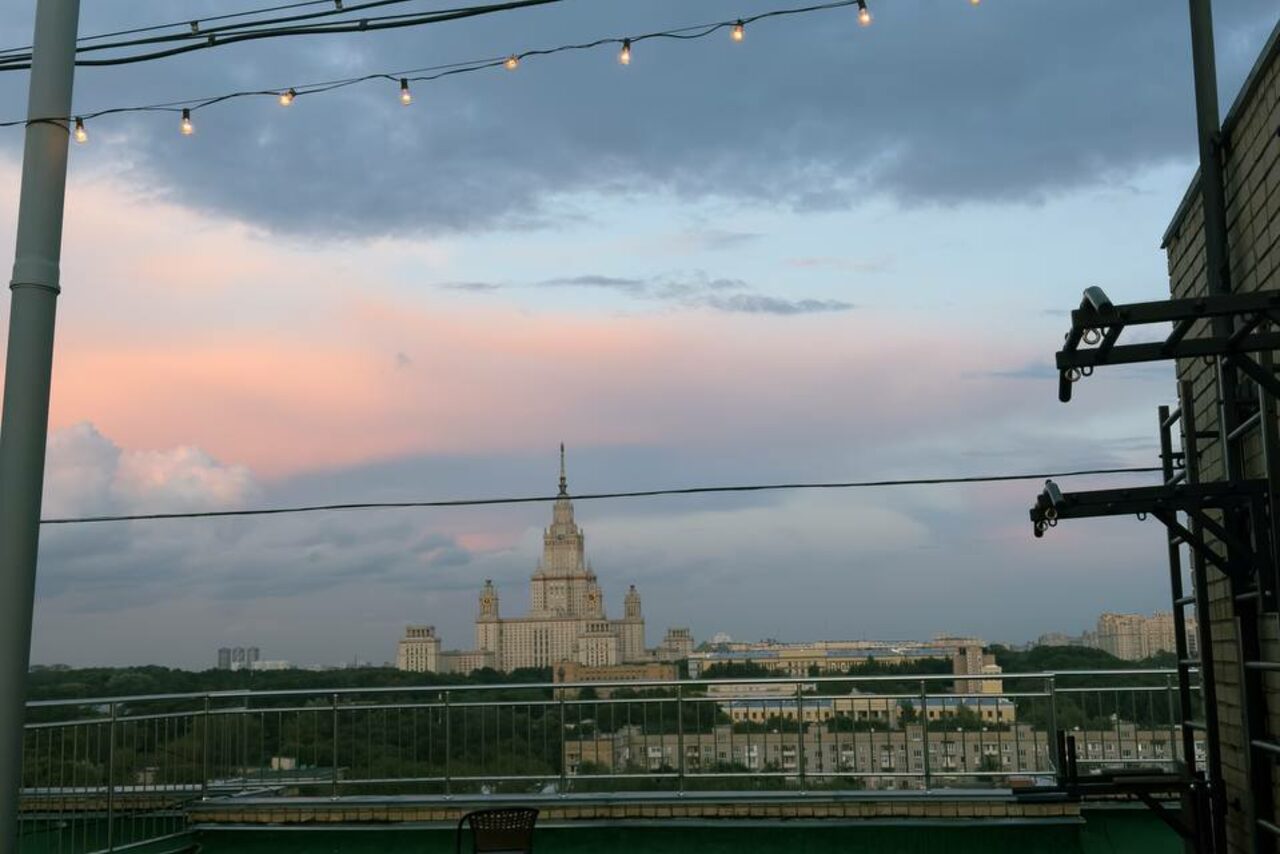 Арендовать Просторная крыша студии