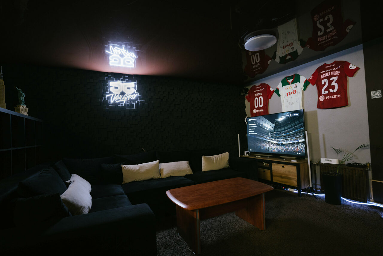 Арендовать Просторная крыша студии