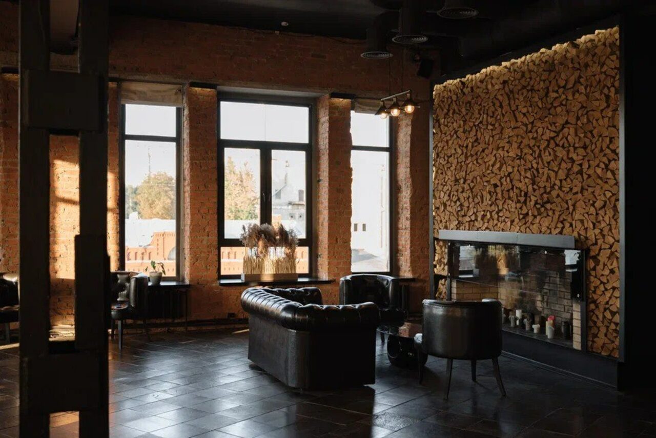 Арендовать Уютная площадка с камином в центре Москвы